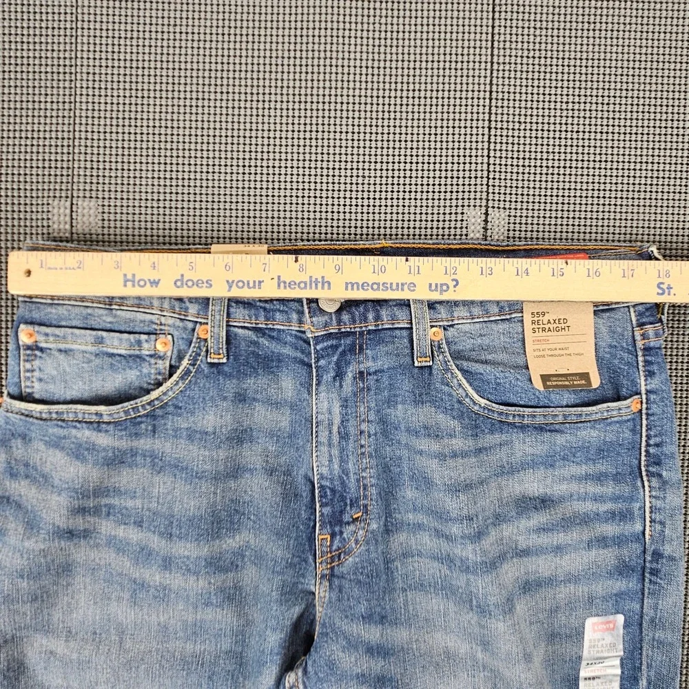 Levi's 559 Relaxed Straight Mens 36x30 Light Wash Blue Stretch Jeans 00559-0552